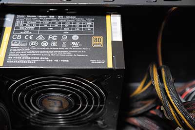 交換後のATX電源ユニット