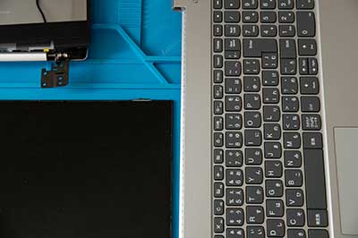 液晶画面が割れたIdeapad S340・液晶パネル換装で復旧