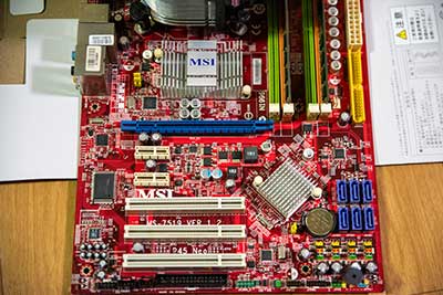 不良コンデンサーのあるP45 NEO-Fマザーボード